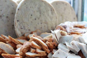 Ăn vặt Chả Cá Cô Phận
