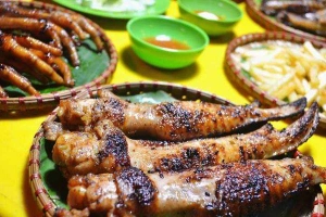 Ăn vặt Chân Cánh Gà Nướng Tây Bắc