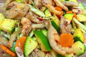 Ăn vặt Chân Gà Bóp Gỏi Dì Dung