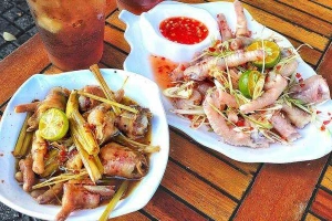 Ăn vặt Chân Gà Cay