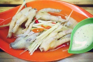 Ăn vặt Chân Gà Hấp Sả Ớt Mắt To