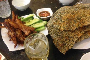 Ăn vặt Chân Gà Nướng & Bánh Mì Mật Ong