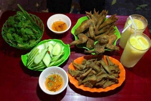Ăn vặt Chân Gà Rang Muối Hàng Thùng - Triệu Việt Vương