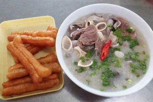 Ăn vặt Cháo Lòng Bình Dân - Cô Giang