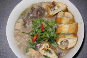 Ăn vặt Cháo Lòng - Cách Mạng Tháng 8