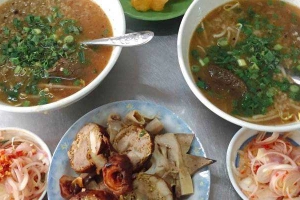 Ăn vặt Cháo Lòng Cô Ba