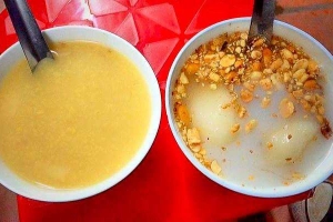 Ăn vặt Chè Bà Thơm - Quán Thánh