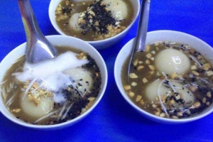 Ăn vặt Chè Bé Ngân