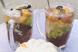 Ăn vặt Chè Bình Dân - Lê Trọng Tấn