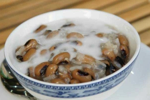 Ăn vặt Chè Chợ Xã Tây