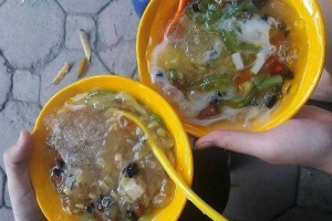 Ăn vặt Chè E4 - Thanh Xuân Bắc