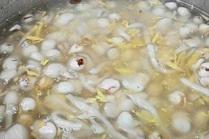 Ăn vặt Chè Gánh Bà Già - Nguyễn Thiện Thuật
