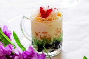 Ăn vặt Chè Hàng Than - Chè Thái