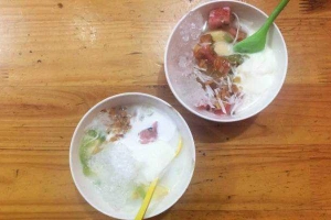 Ăn vặt Chè Hoài Linh - Trần Quốc Hoàn