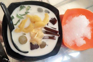 Ăn vặt Chè Hoàng Linh - Hoàng Cầu Mới