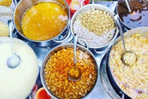 Ăn vặt Chè Hội An