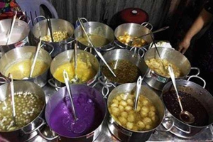 Ăn vặt Chè Huế - Võ Trường Toản