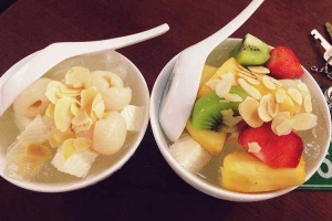 Ăn vặt Chè Khúc Bạch Thanh - Chân Cầu Hoàng Hoa Thám