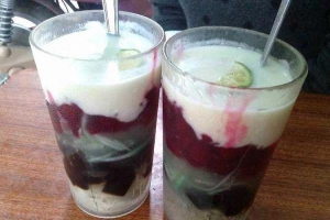 Ăn vặt Chè Ngọc Tiến - ĐH Hà Nội