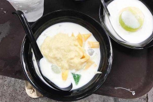 Ăn vặt Chè Ngon Phố Cổ