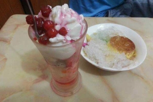 Ăn vặt Chè Sài Gòn - Chùa Láng