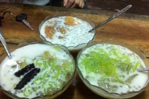 Ăn vặt Chè Sài Gòn - Triều Khúc