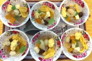 Ăn vặt Chè Thái Lệ
