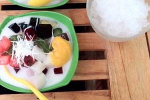 Ăn vặt Chè Thập Cẩm - 76 Duy Tân