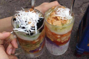 Ăn vặt Chè Thập Cẩm & Bánh Mì - Lương Thế Vinh