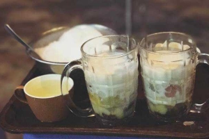Ăn vặt Chè Thập Cẩm - Đại Học Công Đoàn