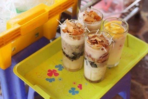 Ăn vặt Chè Thập Cẩm Hồng Linh