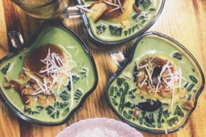 Ăn vặt Chè Thủy Vân - Trần Quốc Hoàn