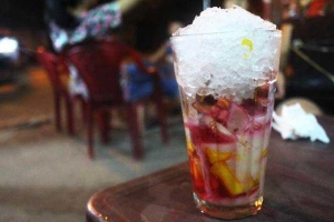 Ăn vặt Chè Trái Cây - Phan Đình Phùng