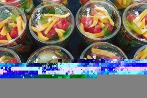 Ăn vặt Chè Truyền Thống, Hoa Quả Dầm & Trà Sữa - Nguyễn Đổng Chi