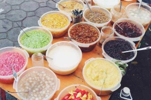 Ăn vặt Chè Tự Chọn - Chùa Láng