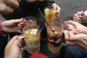 Ăn vặt Chè Tự Chọn - Tạ Quang Bửu