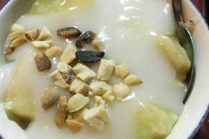 Ăn vặt Chè Vỉa Hè - Hùng Vương