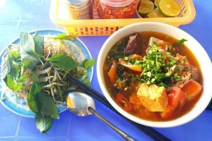 Ăn vặt Chị Gái - Bún Riêu Ốc Giò Chả & Gỏi Cuốn