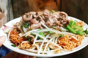 Ăn vặt Chị Linh - Mì Xào Bò