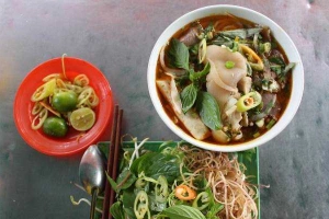 Ăn vặt Chị Tuyết - Bún Bò & Bún Riêu