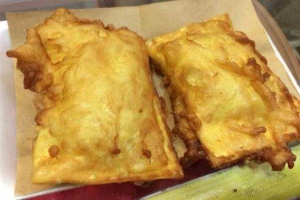 Ăn vặt Chị Yến - Bánh Sầu Riêng Chiên Giòn