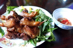 Ăn vặt Chim Cút Đầu Gà Chiên Bơ - Hậu Giang