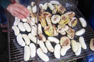 Ăn vặt Chuối Đập Bình Dân - Nguyễn Trung Trực