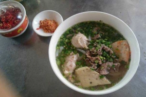Ăn vặt Cô Dung - Bún Nước & Chả Tôm