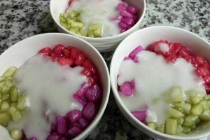Ăn vặt Cô Khâm - Chè Củ Năng Lá Dứa