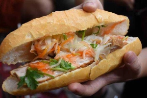 Ăn vặt Cô Lan - Bánh Mì & Bánh Giò Nóng