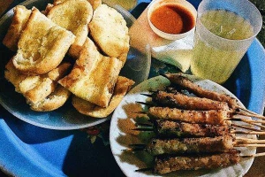 Ăn vặt Cô Lan - Nem Nướng & Thịt Xiên Nướng