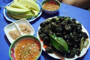 Ăn vặt Cô Liên - Ốc Nóng & Chân Gà Nướng