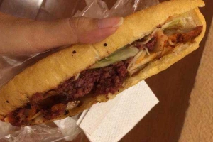 Ăn vặt Cô Phượng - Bánh Mì Pate Như Lan