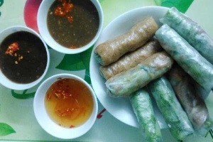 Ăn vặt Cô Quyên - Bắp Xào, Gỏi Cuốn & Hột Vịt Lộn Xào Me
